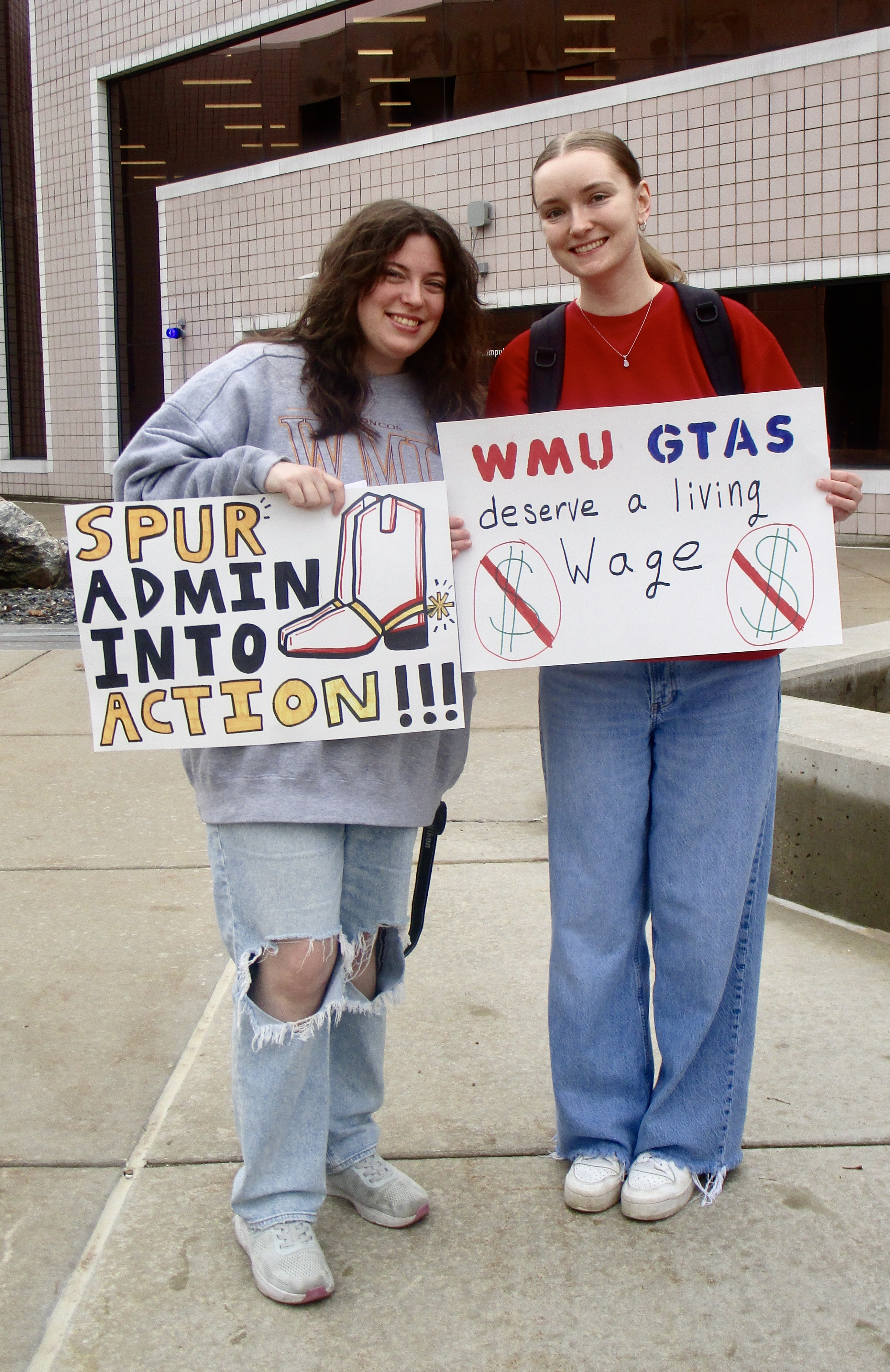 Two TAU students at rally 